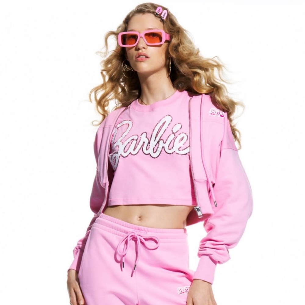 💖NWT Zara x Barbie Sequin Barbie logo cropped T-shirt💖